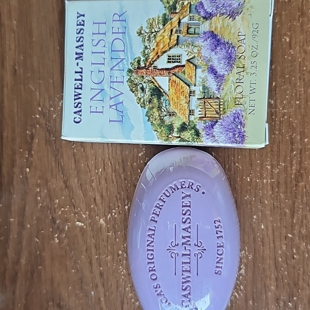 NIB Caswell-Massey English Lavender Floral Soap 3.25 oz